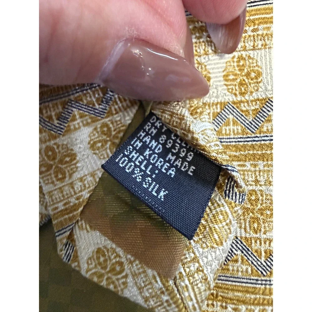 Robert Talbott Mens Silk Necktie Gold Tan Geometric Floral Medallion Pattern Tie